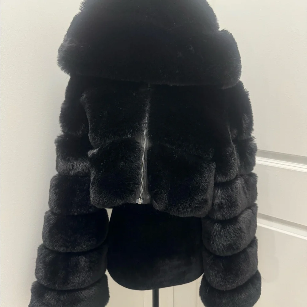 Elegant Black Faux Fur Cape Jacket XL SOLD - Picture 3 of 4